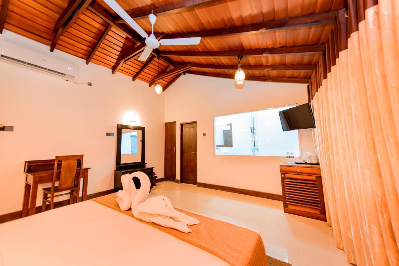 Sevonra Hotel Унаватуна Екстериор снимка