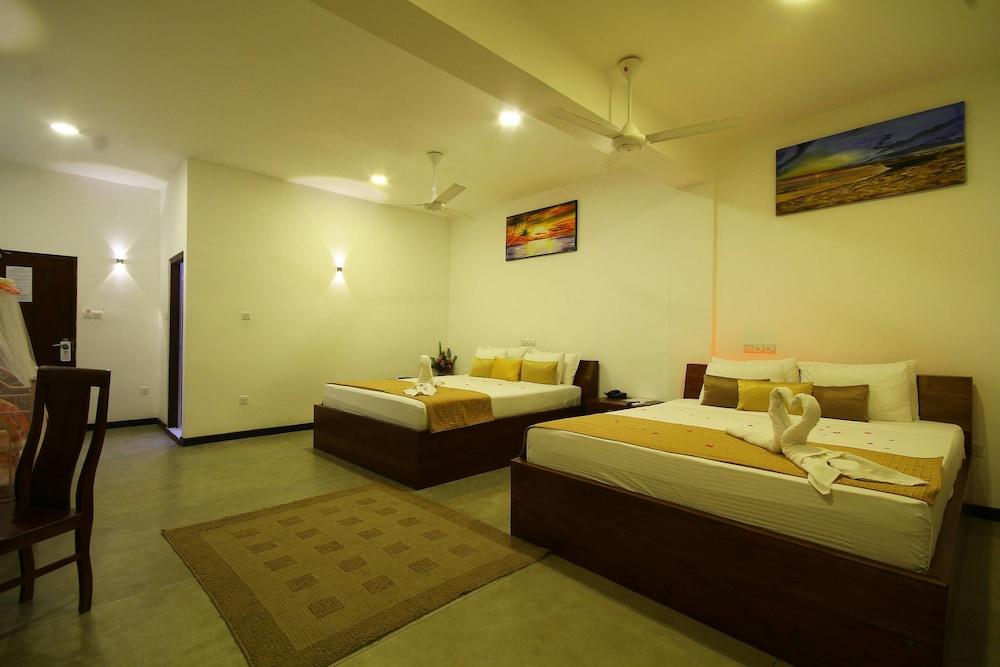 Sevonra Hotel Унаватуна Екстериор снимка