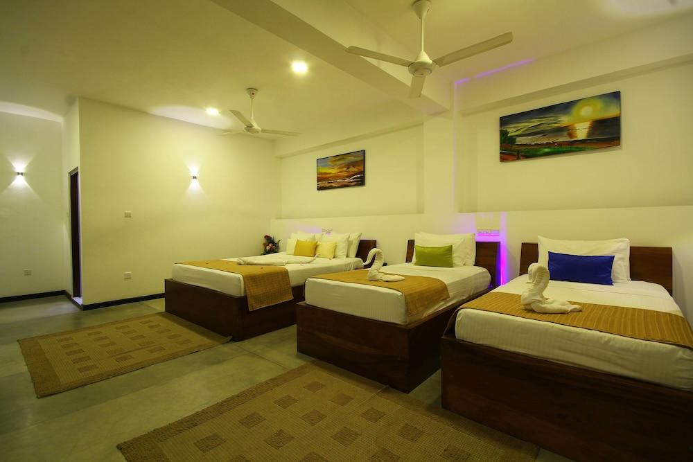 Sevonra Hotel Унаватуна Екстериор снимка